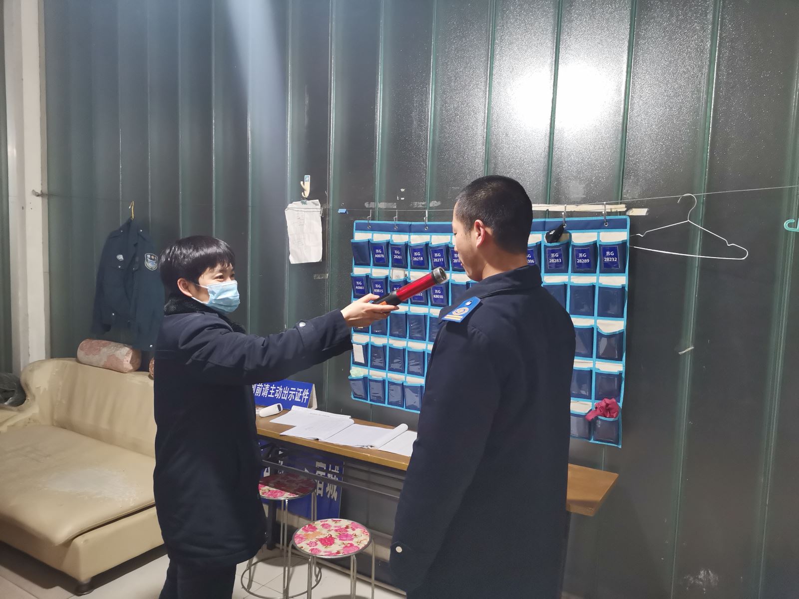 公交事業(yè)二部持續(xù)開展駕駛員崗前溫度、酒精、血壓測試工作