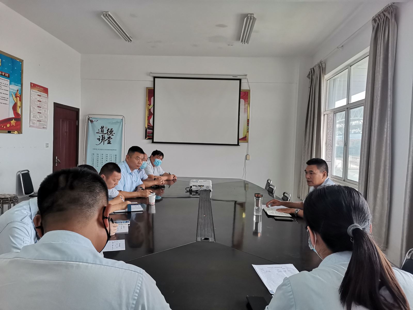 公交集團公交事業(yè)二部召開安全機務(wù)專題會