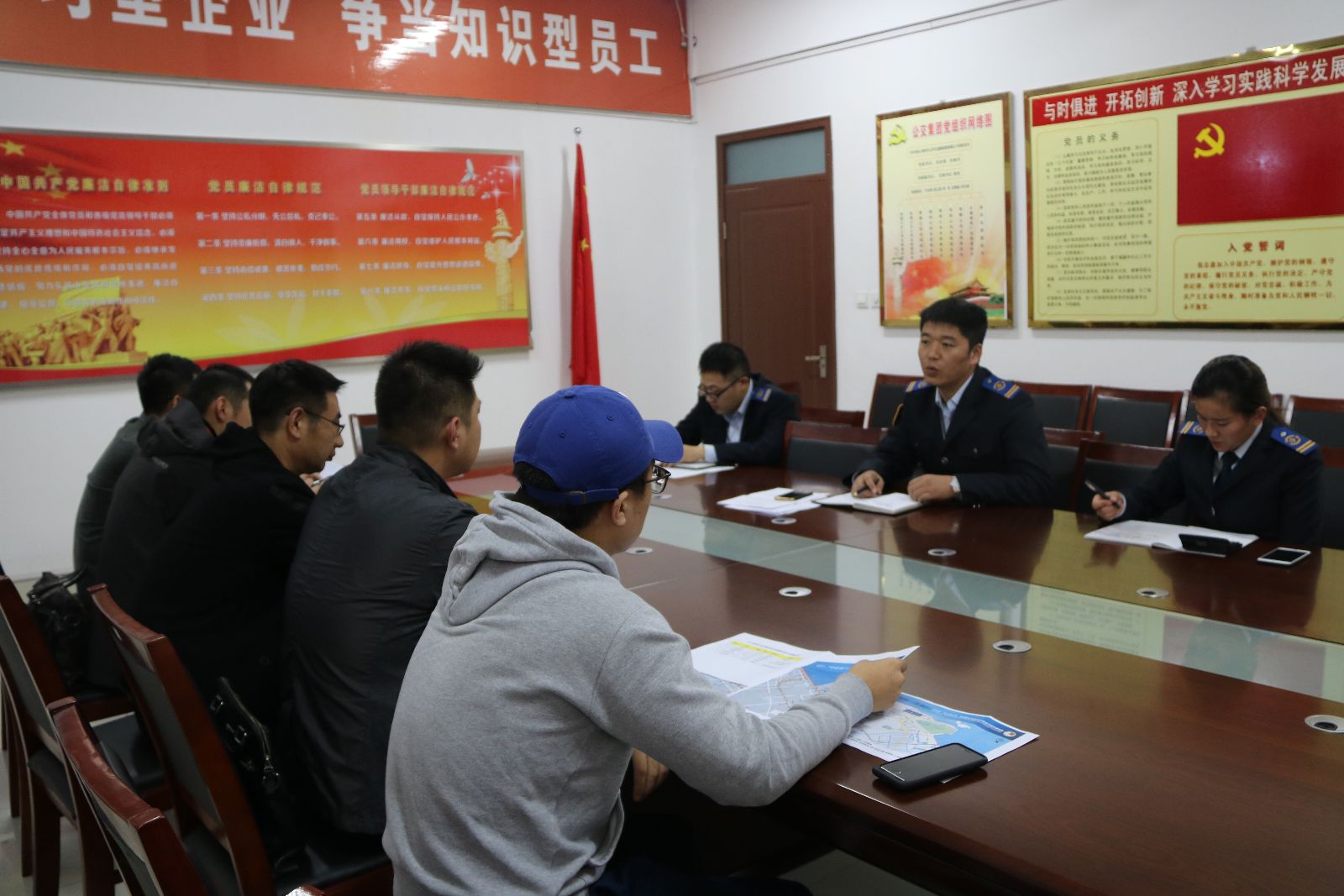 徐圩國際馬拉松賽組委會(huì)到公交集團(tuán)洽談交通運(yùn)營保障相關(guān)事宜