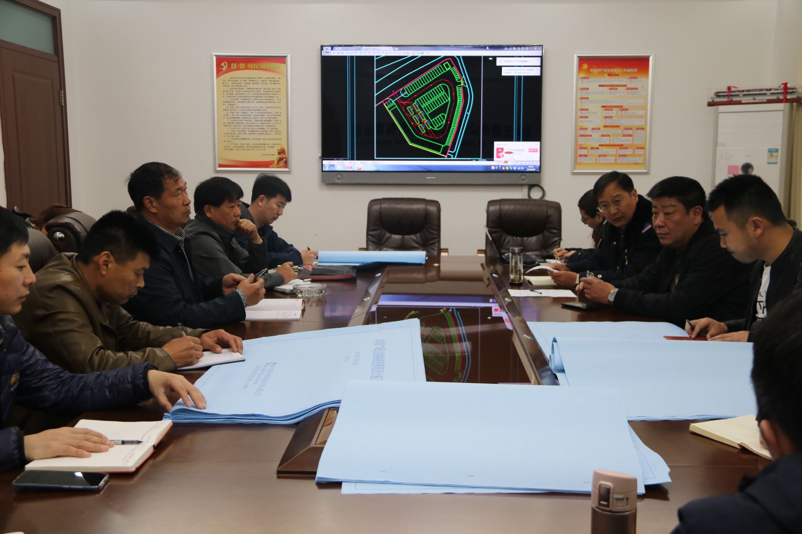 公交集團(tuán)召開(kāi)火車(chē)站公交換乘場(chǎng)站項(xiàng)目技術(shù)交底工作會(huì)議