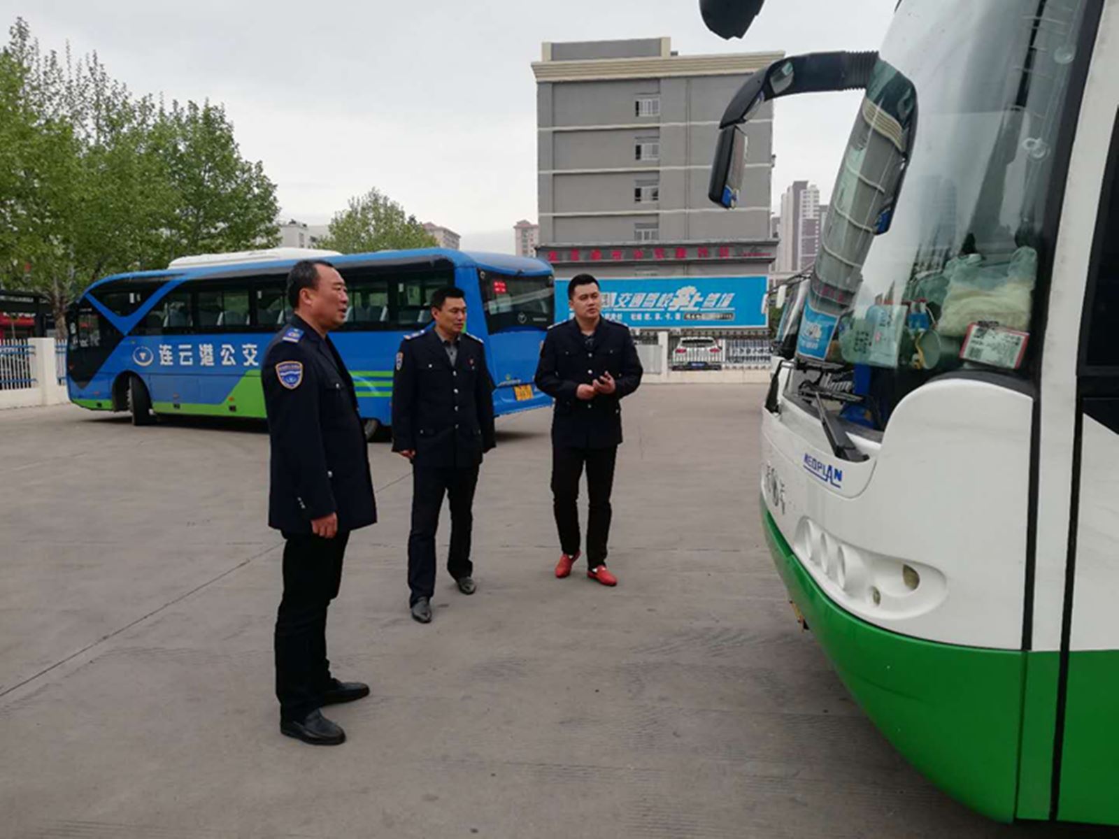 公交集團(tuán)經(jīng)營(yíng)發(fā)展事業(yè)部開(kāi)展“五一”節(jié)前專(zhuān)項(xiàng)大檢查