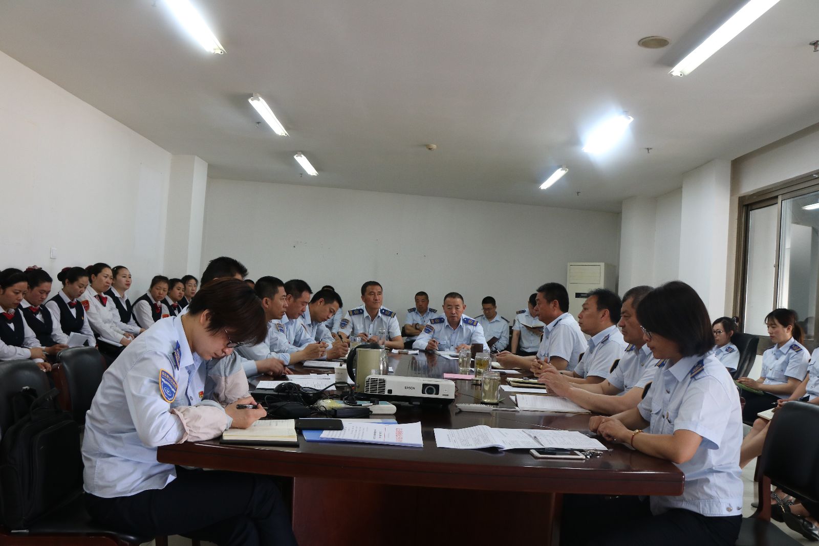 公交集團快速公司召開創(chuàng)建全國文明城市動員會