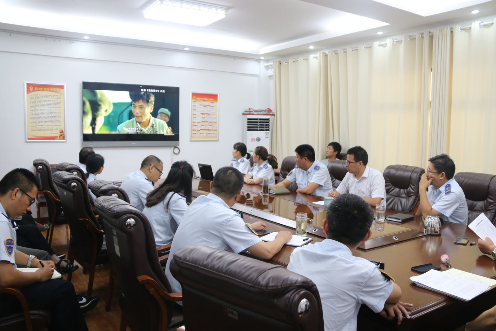 公交集團(tuán)組織開展黨員固定學(xué)習(xí)日活動