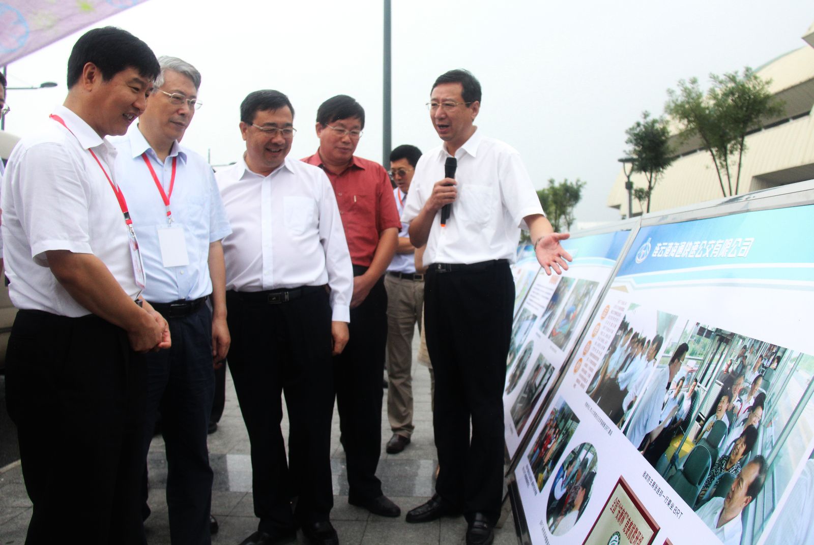 交通運(yùn)輸部領(lǐng)導(dǎo)及交通文化之旅采訪團(tuán)來(lái)連考察采訪