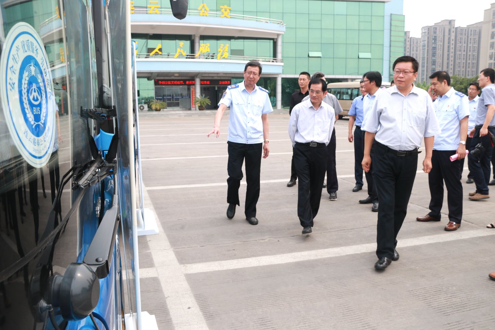 市國(guó)資委主任徐丙超一行到公交集團(tuán)調(diào)研