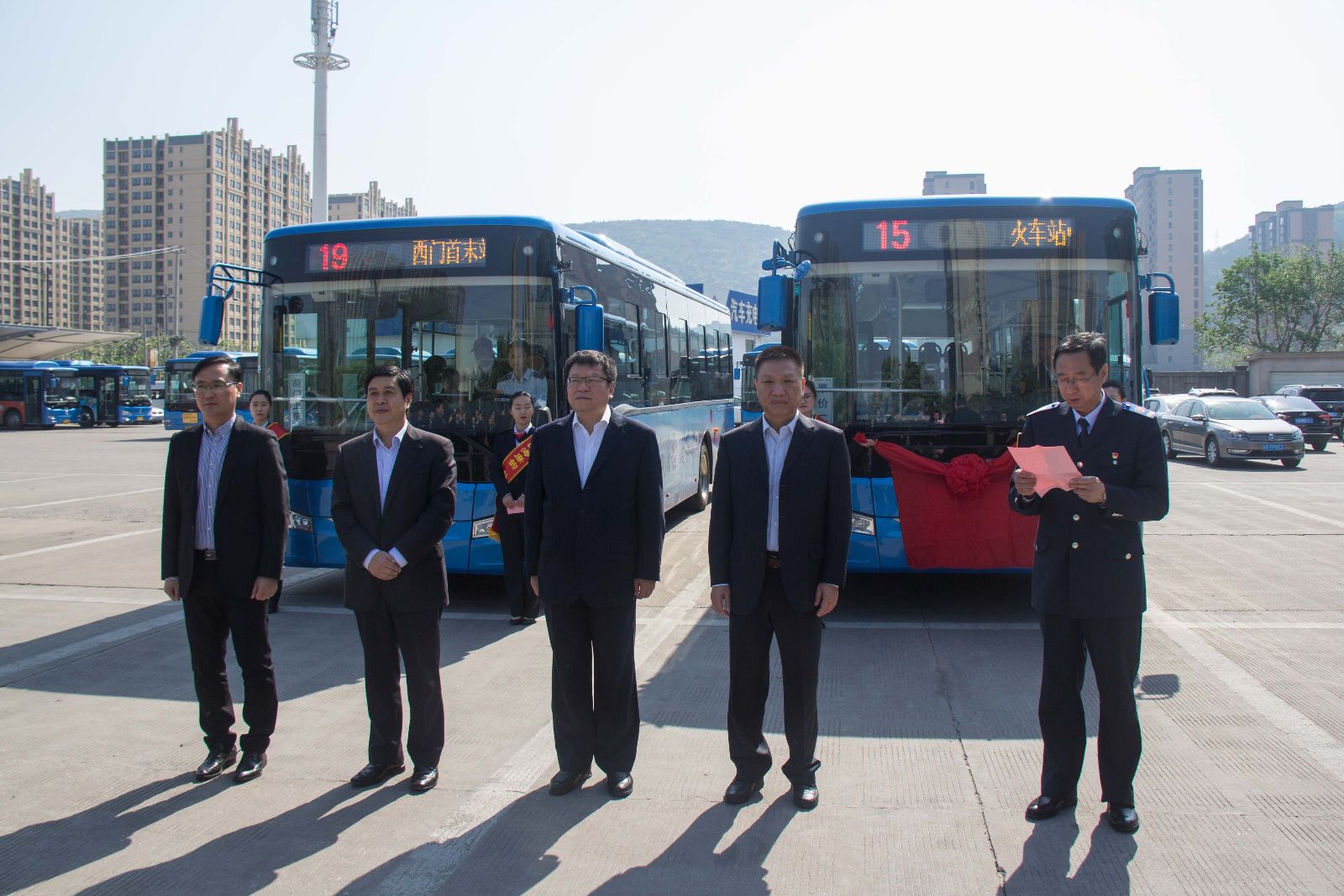 公交集團(tuán)舉行“山海廉韻?與廉同行”廉政文化示范車開通儀式