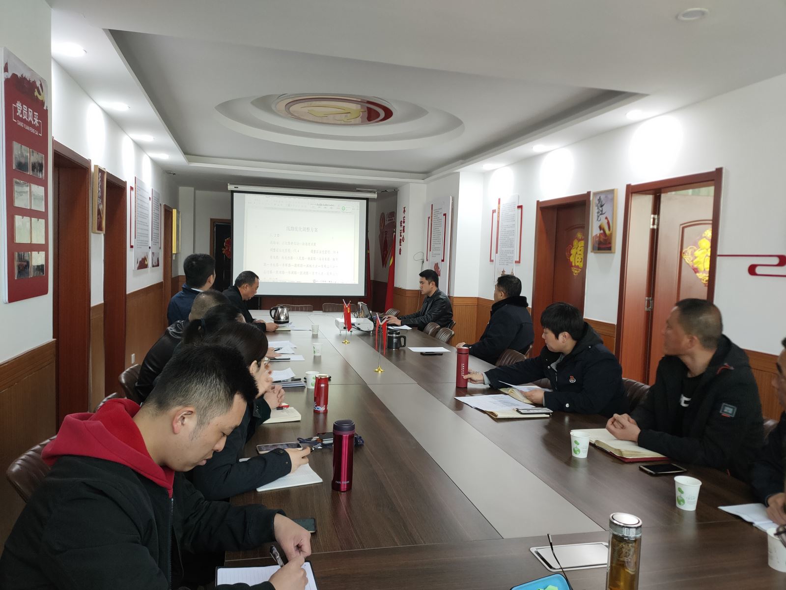 公交集團(tuán)深入開(kāi)展公交線網(wǎng)優(yōu)化調(diào)整調(diào)研工作