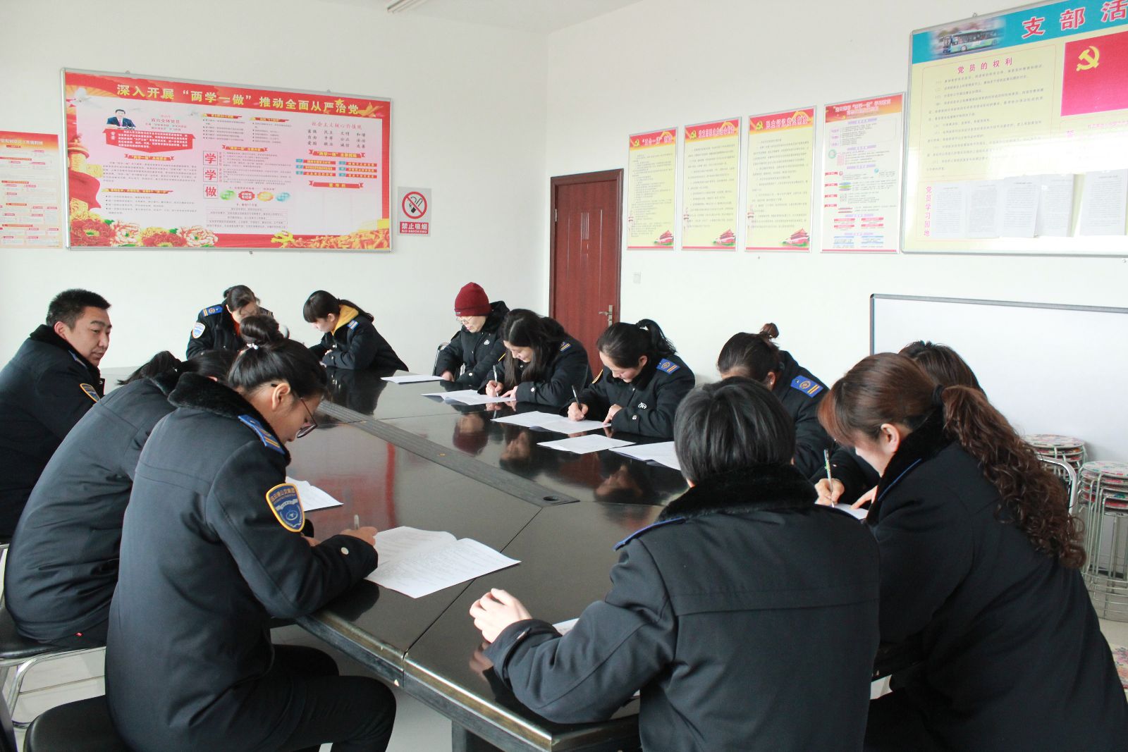 公交集團(tuán)東部公司開(kāi)展女職工勞動(dòng)保護(hù)知識(shí)競(jìng)賽活動(dòng)